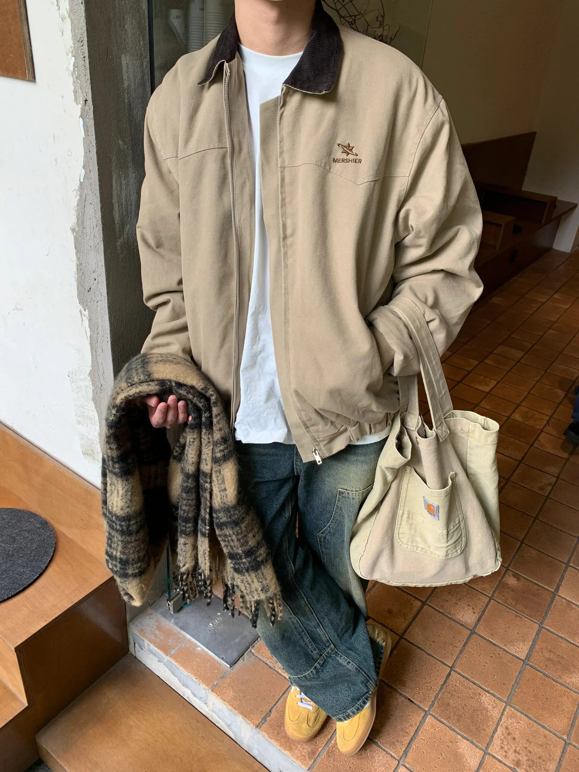 Американская ретро-куртка Cleanfit с воротником, свободного кроя, повседневная, весенняя верхняя одежда, с длинными рукавами, молодежная, модная, стандартного кроя
Американская ретро-куртка Cleanfit с воротником, свободного кроя, повседневная, весенняя верхняя одежда, с длинными рукавами, молодежная, модная, стандартного кроя