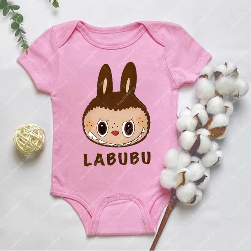 Labubu Babys Cartoon Printed Bodysuit Newborn Cute Cotton Clothes Baby Boy Girl Anime Fashion Bodysuit Casual Clothing Gift 2024
Labubu Babys Cartoon Printed Bodysuit Newborn Cute Cotton Clothes Baby Boy Girl Anime Fashion Bodysuit Casual Clothing Gift 2024