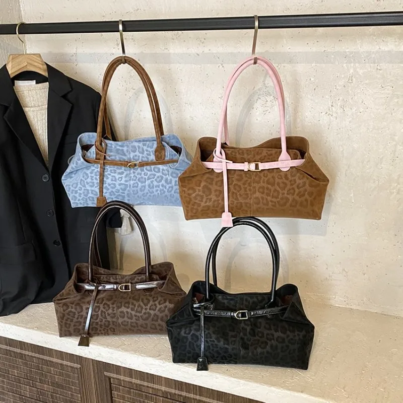 Parisian Style Diaper Bag For Women Leather Crossbody Bag Luxury Vintage Tote Minimalist Designer Large Capacity Elegant
Parisian Style Diaper Bag For Women Leather Crossbody Bag Luxury Vintage Tote Minimalist Designer Large Capacity Elegant