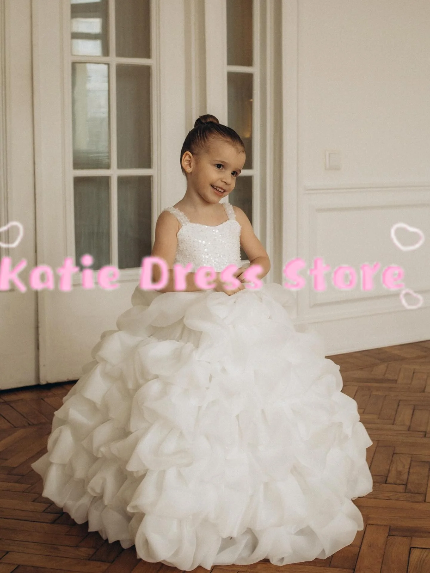 White Flower Girl Dress For Wedding Layered Sequins Sleeveless Tulle Puffy Kids Birthday Party First Communion Ball Gown Custom
White Flower Girl Dress For Wedding Layered Sequins Sleeveless Tulle Puffy Kids Birthday Party First Communion Ball Gown Custom