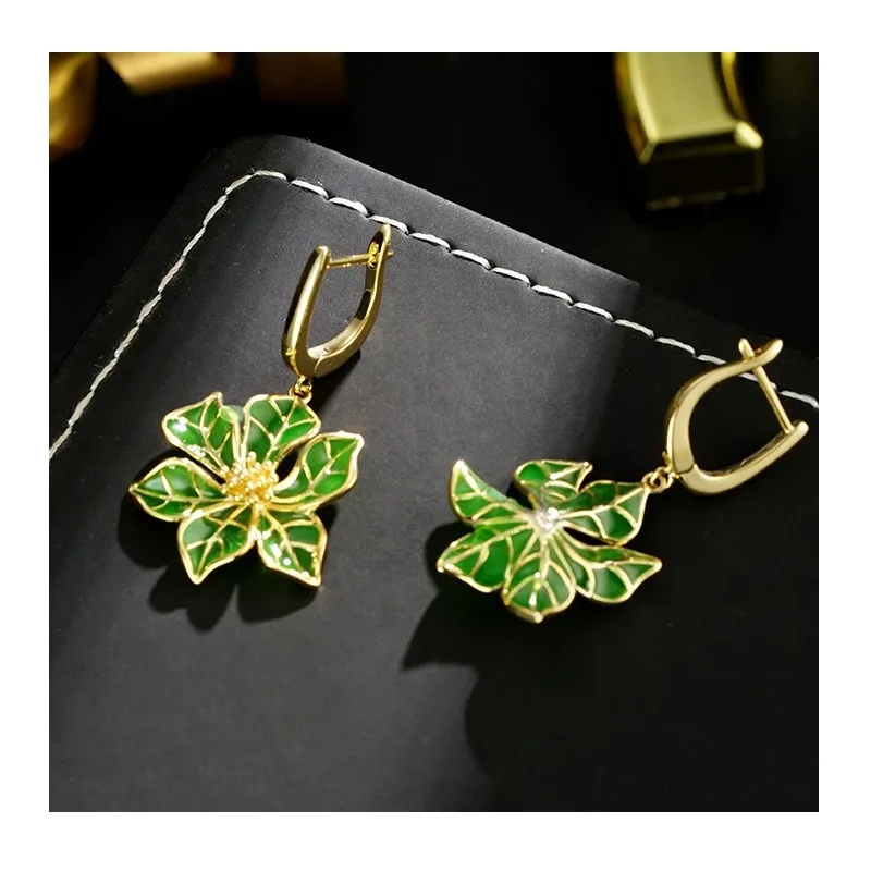 Korean Version of Super Fairy Exquisite Fashion Oil Drop Petal Flower Stud Earrings Women's High Sense Light Luxury Temperament
Korean Version of Super Fairy Exquisite Fashion Oil Drop Petal Flower Stud Earrings Women's High Sense Light Luxury Temperament