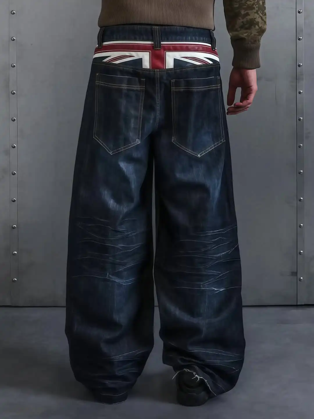 2026 New Dressing Up Minimalism Straight Leg Jeans Men and Women High Waisted Washed Classic Style Baggy Denim Pants Commute
2026 New Dressing Up Minimalism Straight Leg Jeans Men and Women High Waisted Washed Classic Style Baggy Denim Pants Commute