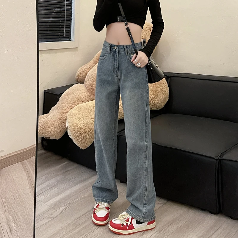 Джинсы женские прямые с высокой талией, свободного кроя, в пол, осенние, больших размеров, широкие, драпированные, универсальные, оверсайз
Джинсы женские прямые с высокой талией, свободного кроя, в пол, осенние, больших размеров, широкие, драпированные, универсальные, оверсайз