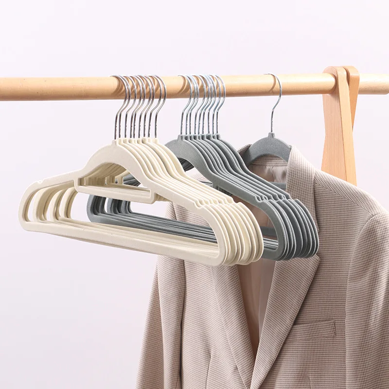 Flocking clothes rack non-slip plastic seamless clothes rack light-transmitting clothes hanging household adult clothes support.
Flocking clothes rack non-slip plastic seamless clothes rack light-transmitting clothes hanging household adult clothes support.
