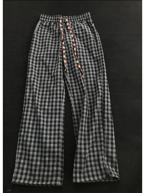 Мужские летние тонкие свободные прямые повседневные брюки Laid-ba с контрастными полосками, в американском ретро-стиле, широкие, дышащие
Мужские летние тонкие свободные прямые повседневные брюки Laid-ba с контрастными полосками, в американском ретро-стиле, широкие, дышащие