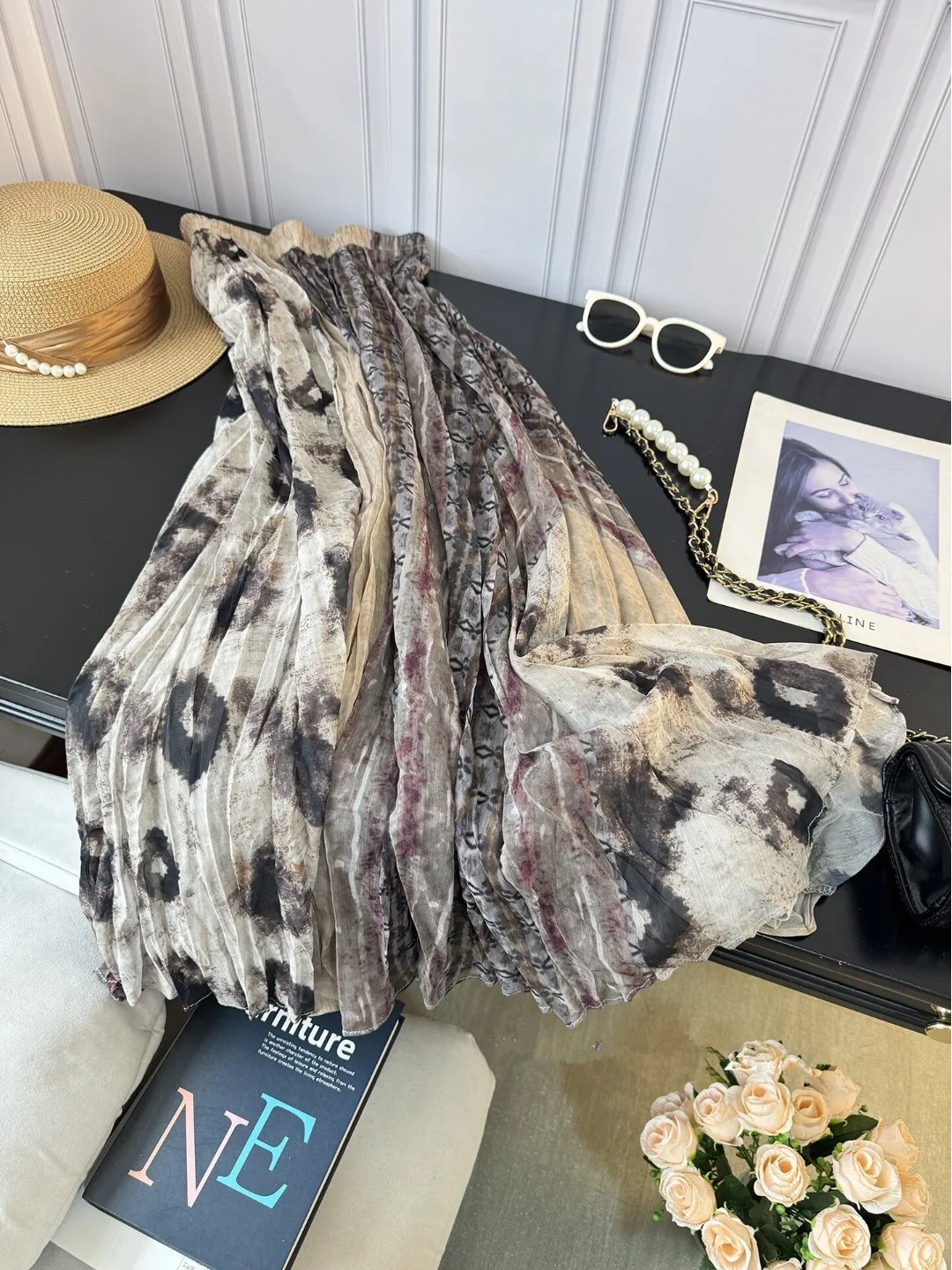 Retro Tie Dye Floral Half Skirt Women's Summer New Elastic Waist Draped a Line Long Skirt Casual High Waist a Shape Loose Fit
Retro Tie Dye Floral Half Skirt Women's Summer New Elastic Waist Draped a Line Long Skirt Casual High Waist a Shape Loose Fit