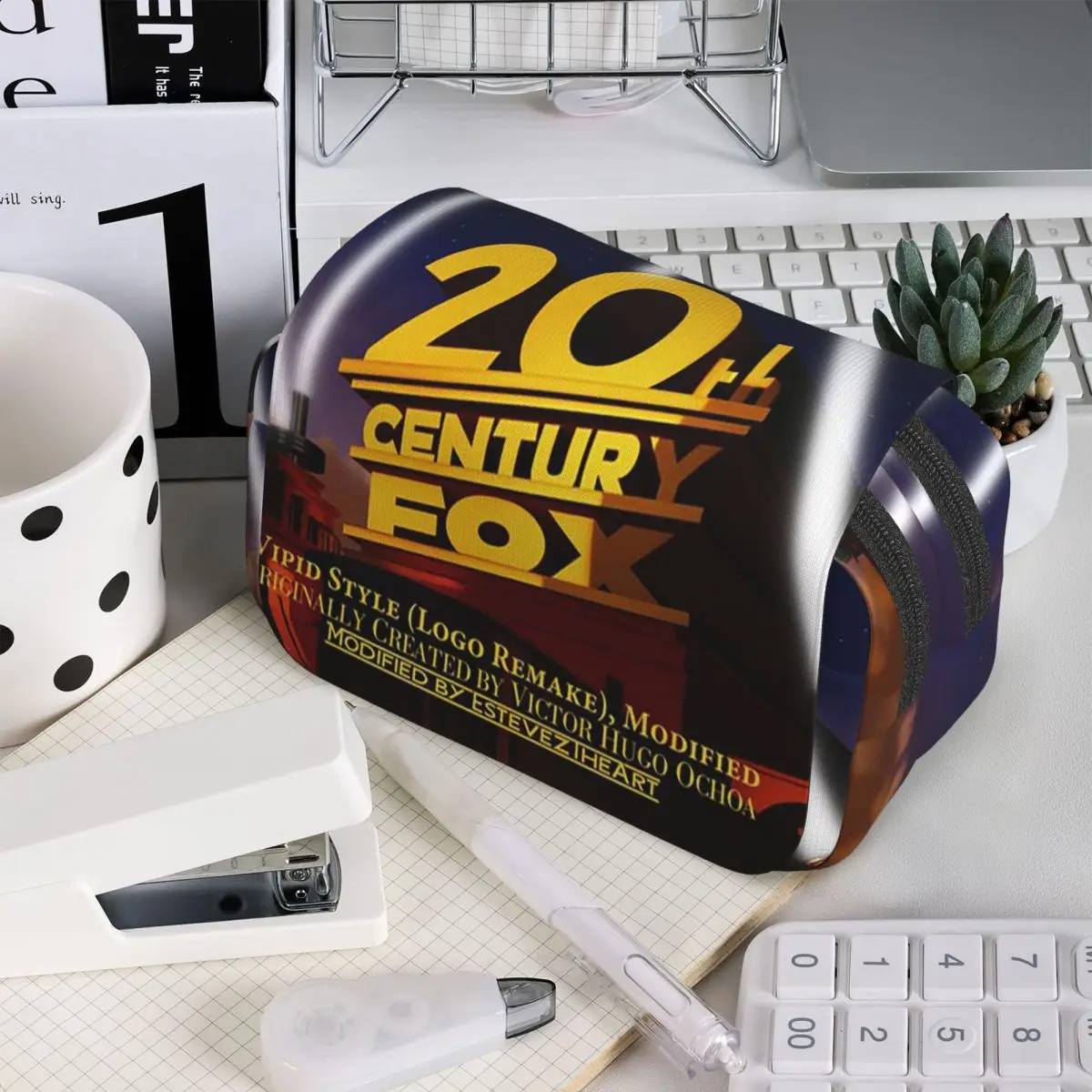 Пенал 20th Century Fox для мальчиков и девочек, подарочная коробка для ручек, сумка для карандашей, канцелярские принадлежности, сумка-держатель для ручек
Пенал 20th Century Fox для мальчиков и девочек, подарочная коробка для ручек, сумка для карандашей, канцелярские принадлежности, сумка-держатель для ручек