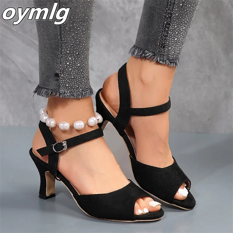 Women Europe America Simple Fashionable One Line Buckle Fish Mouth High Heel Sandals Women Foreign Trade Large Size Sandals
Women Europe America Simple Fashionable One Line Buckle Fish Mouth High Heel Sandals Women Foreign Trade Large Size Sandals