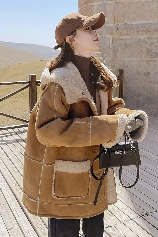 2024 Winter New Suede Faux Fur Jacket Women Sherpa Lined Hooded Coat Thicken Warm Fleece Outwear Fashion Bomber Jacket Fashion
2024 Winter New Suede Faux Fur Jacket Women Sherpa Lined Hooded Coat Thicken Warm Fleece Outwear Fashion Bomber Jacket Fashion