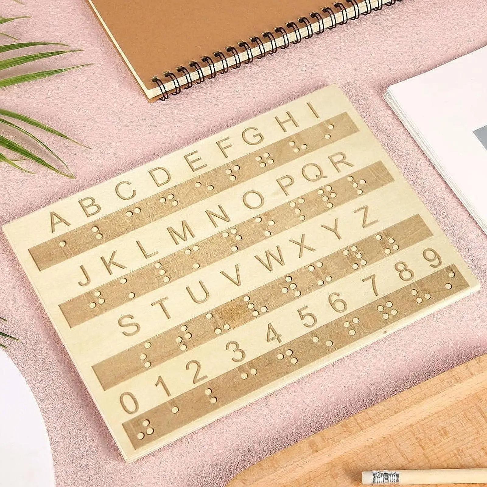 Доска с алфавитом Braille, образовательный инструмент, обучающее пособие на сенсорной основе, портативная обучающая доска с приподнятыми точками для взрослых студентов
Доска с алфавитом Braille, образовательный инструмент, обучающее пособие на сенсорной основе, портативная обучающая доска с приподнятыми точками для взрослых студентов