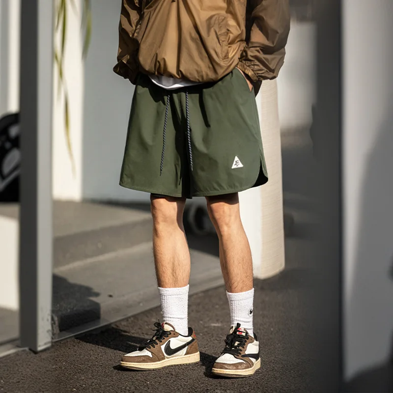 Loose casual shorts cropped pants embroidered split hem gym shorts summer outfit men
Loose casual shorts cropped pants embroidered split hem gym shorts summer outfit men