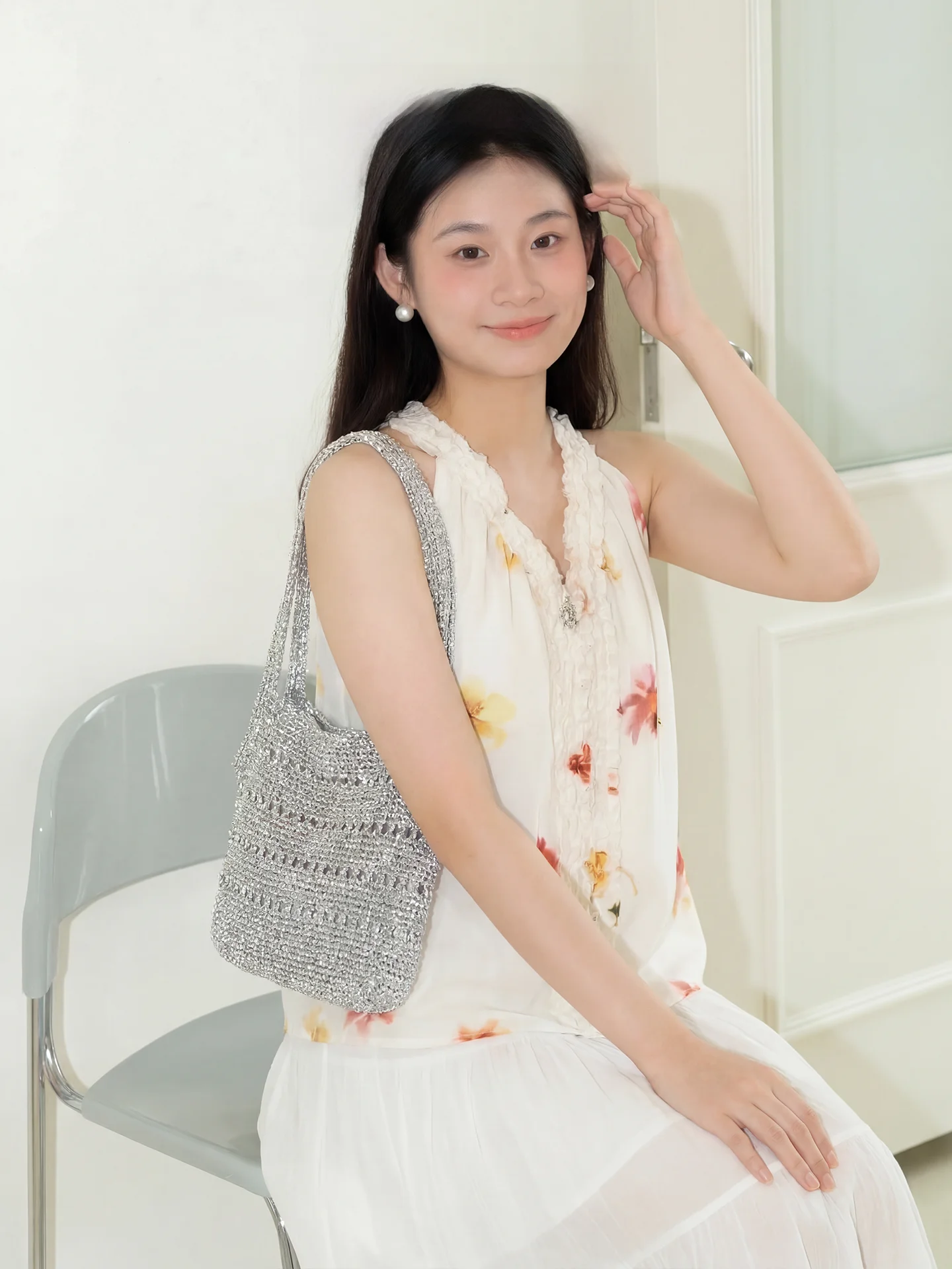 Orange Girl Small Fragrance Style Silver Thread Woven Hollow Underarm Bag Women's Summer New High-End Single Shoulder Handbag
Orange Girl Small Fragrance Style Silver Thread Woven Hollow Underarm Bag Women's Summer New High-End Single Shoulder Handbag