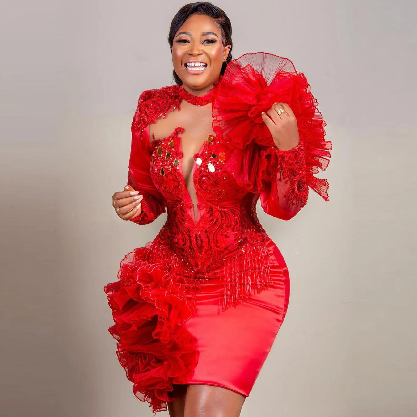 Customized Sexy Deep V-ball Dress Red Aso Ebi Plus Size High Neck Tassel Sequins Ruffle Edges Fluffy Cocktail Party Dress
Customized Sexy Deep V-ball Dress Red Aso Ebi Plus Size High Neck Tassel Sequins Ruffle Edges Fluffy Cocktail Party Dress