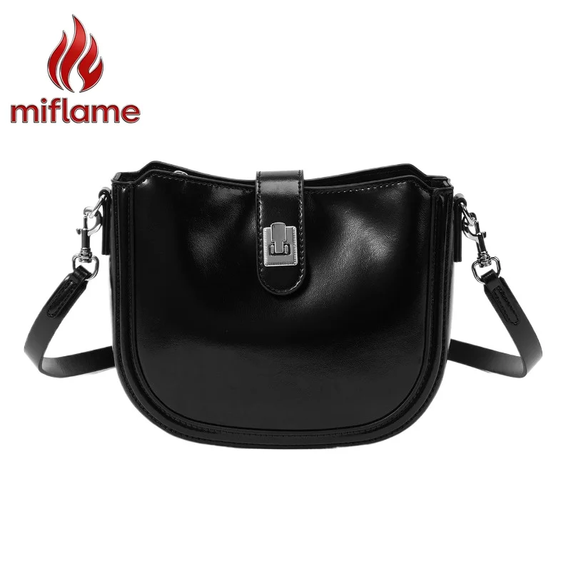 Women's Small Saddle Bag with Genuine Leather Convertible Crossbody Shoulder Bag Vintage Daily Work
Women's Small Saddle Bag with Genuine Leather Convertible Crossbody Shoulder Bag Vintage Daily Work
