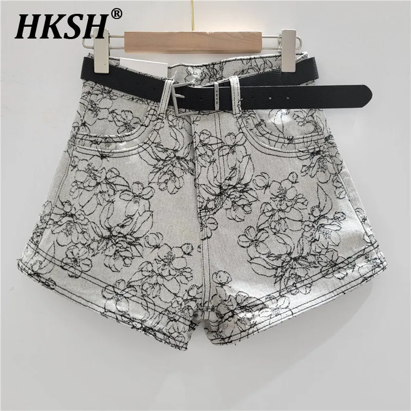 HKSH Summer New Women Tide punk High Street Vintage Stylish Y2K Jacquard Embroidered Shorts Print Slim Loose Denim Capris HK4712
HKSH Summer New Women Tide punk High Street Vintage Stylish Y2K Jacquard Embroidered Shorts Print Slim Loose Denim Capris HK4712