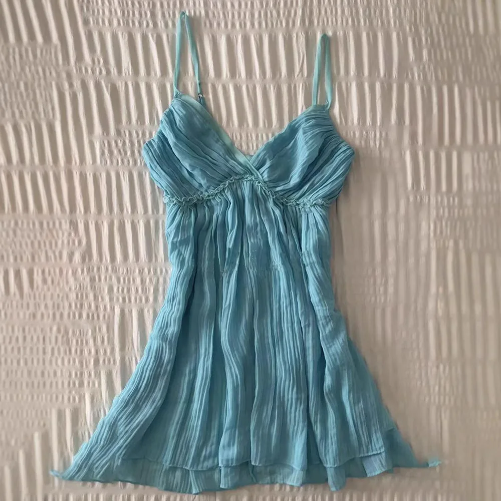 2025 Summer New French Vacation Style Fashionable Camisole Backless Top For Women Sleeveless Crop Top Y2K Streetwear
2025 Summer New French Vacation Style Fashionable Camisole Backless Top For Women Sleeveless Crop Top Y2K Streetwear