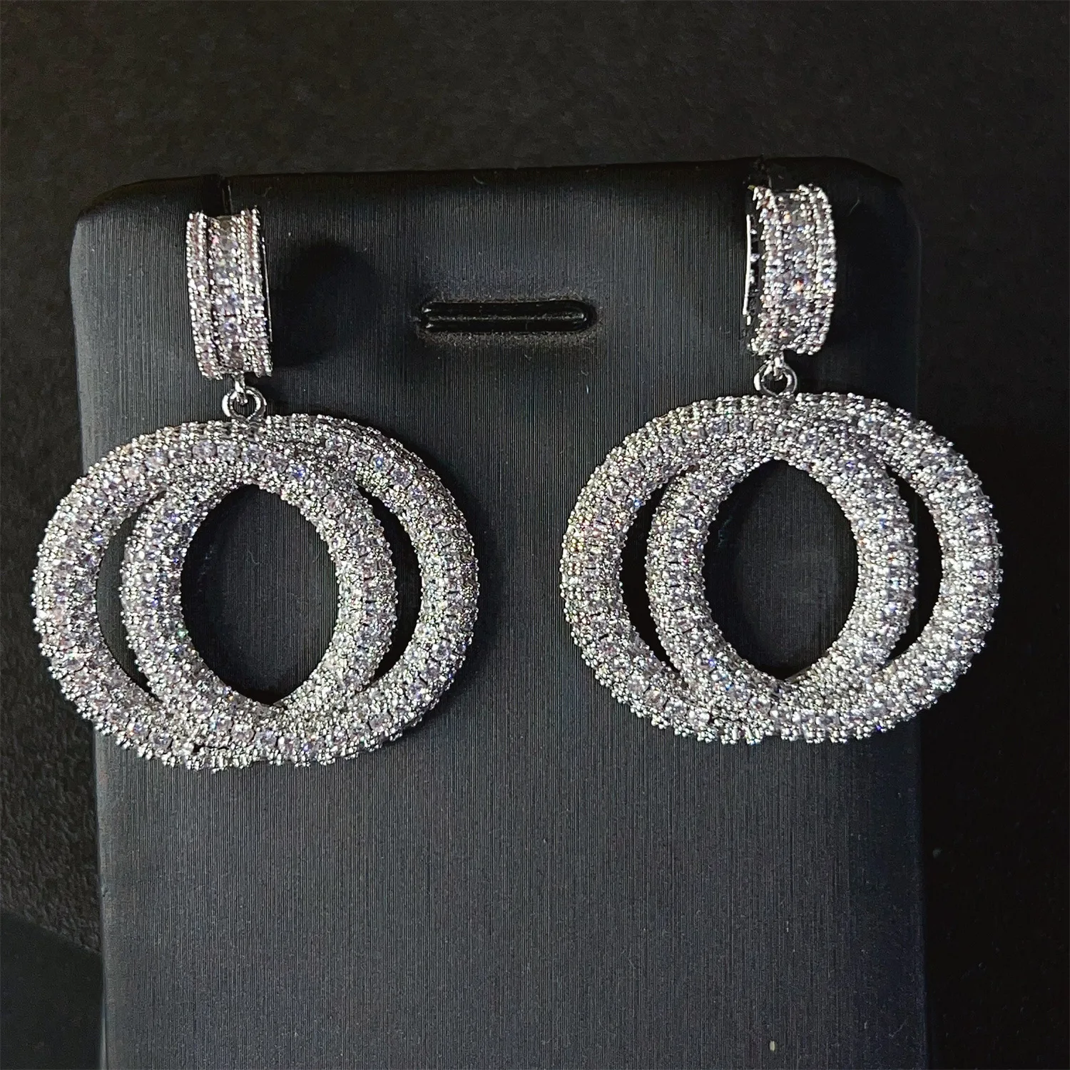 silver color zirconia circle dangling earrings for women luxury jewelry wedding party
silver color zirconia circle dangling earrings for women luxury jewelry wedding party