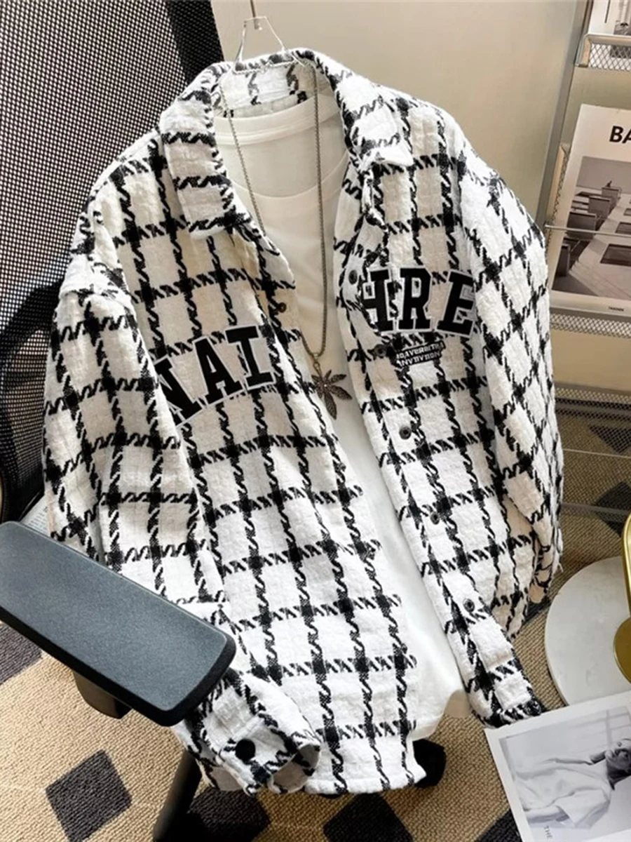 Мужская клетчатая куртка в стиле преппи, весенне-осенняя, свободного кроя, с воротником в стиле ретро, модная, премиум-класса, для пар, верхняя одежда
Мужская клетчатая куртка в стиле преппи, весенне-осенняя, свободного кроя, с воротником в стиле ретро, модная, премиум-класса, для пар, верхняя одежда