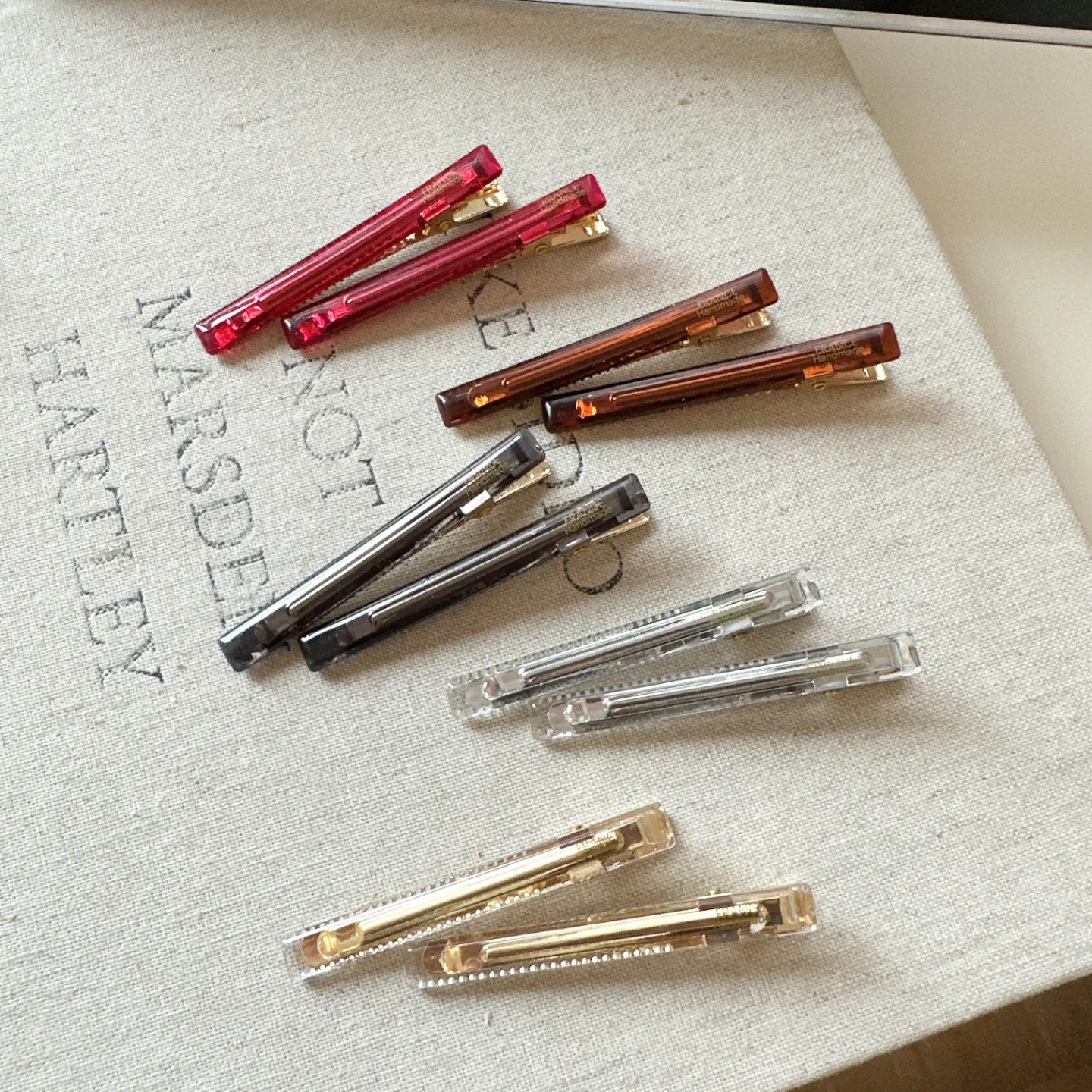 Clear Duckbill Side Hair Clip for Bangs Elegant Versatile Korean Style Soft Acrylic Daily Use Braids Accessories Femme
Clear Duckbill Side Hair Clip for Bangs Elegant Versatile Korean Style Soft Acrylic Daily Use Braids Accessories Femme