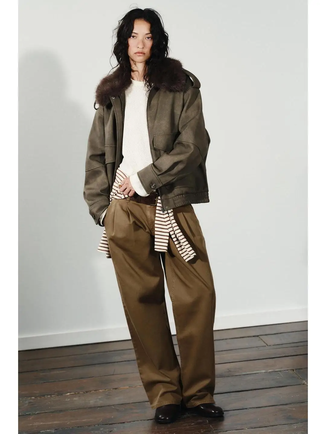 Warmth Fce Jaet Loose Fit Detachable Collar American Casual Sle Travel Suitable High Gloss Fce Leather Coat for Mid...
Warmth Fce Jaet Loose Fit Detachable Collar American Casual Sle Travel Suitable High Gloss Fce Leather Coat for Mid...