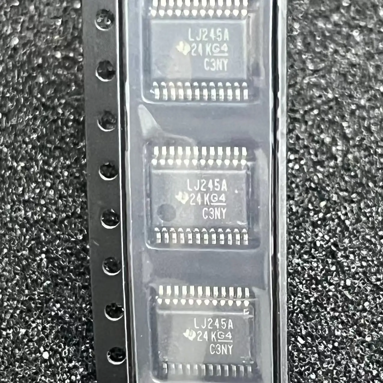 LJ245A SN74LVC4245ADBR SN74LVC4245ADB SN74LVC4245 74LVC4245ADBR 74LVC4245 Новый оригинал в наличии
LJ245A SN74LVC4245ADBR SN74LVC4245ADB SN74LVC4245 74LVC4245ADBR 74LVC4245 Новый оригинал в наличии