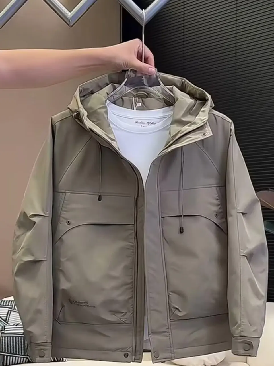 Повседневная художественная двухслойная мужская куртка, модная универсальная осенне-зимняя верхняя одежда Harajuku Sle, длинный свеч из полиэстера...
Повседневная художественная двухслойная мужская куртка, модная универсальная осенне-зимняя верхняя одежда Harajuku Sle, длинный свеч из полиэстера...