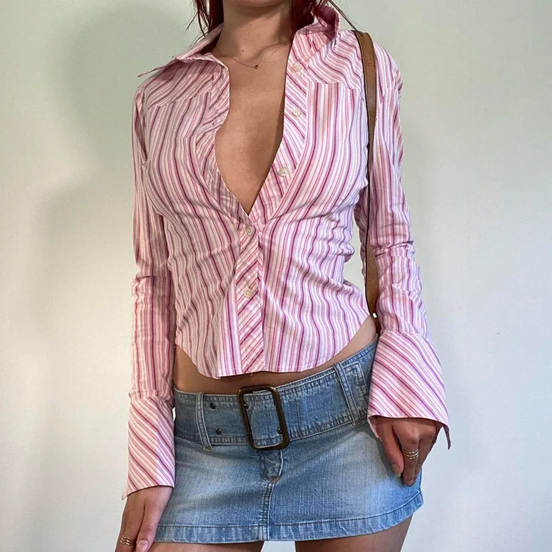 Women's Tailor-Made Suit With Striped Contrast Long Sleeved Shirt Polo Collar Pleats And Single Button Closure
Women's Tailor-Made Suit With Striped Contrast Long Sleeved Shirt Polo Collar Pleats And Single Button Closure