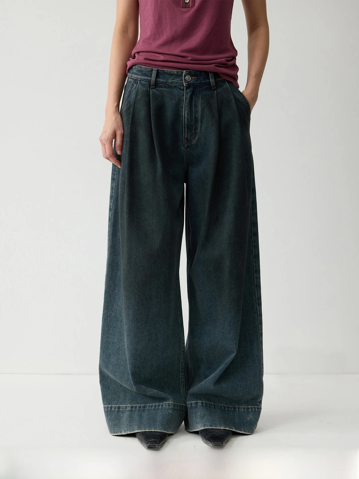 Loose Silhouette Cotton Denim Jeans Women's Spring Fashion Double Pleat Waist Design Local Dirt Treatment Casual Vintage
Loose Silhouette Cotton Denim Jeans Women's Spring Fashion Double Pleat Waist Design Local Dirt Treatment Casual Vintage