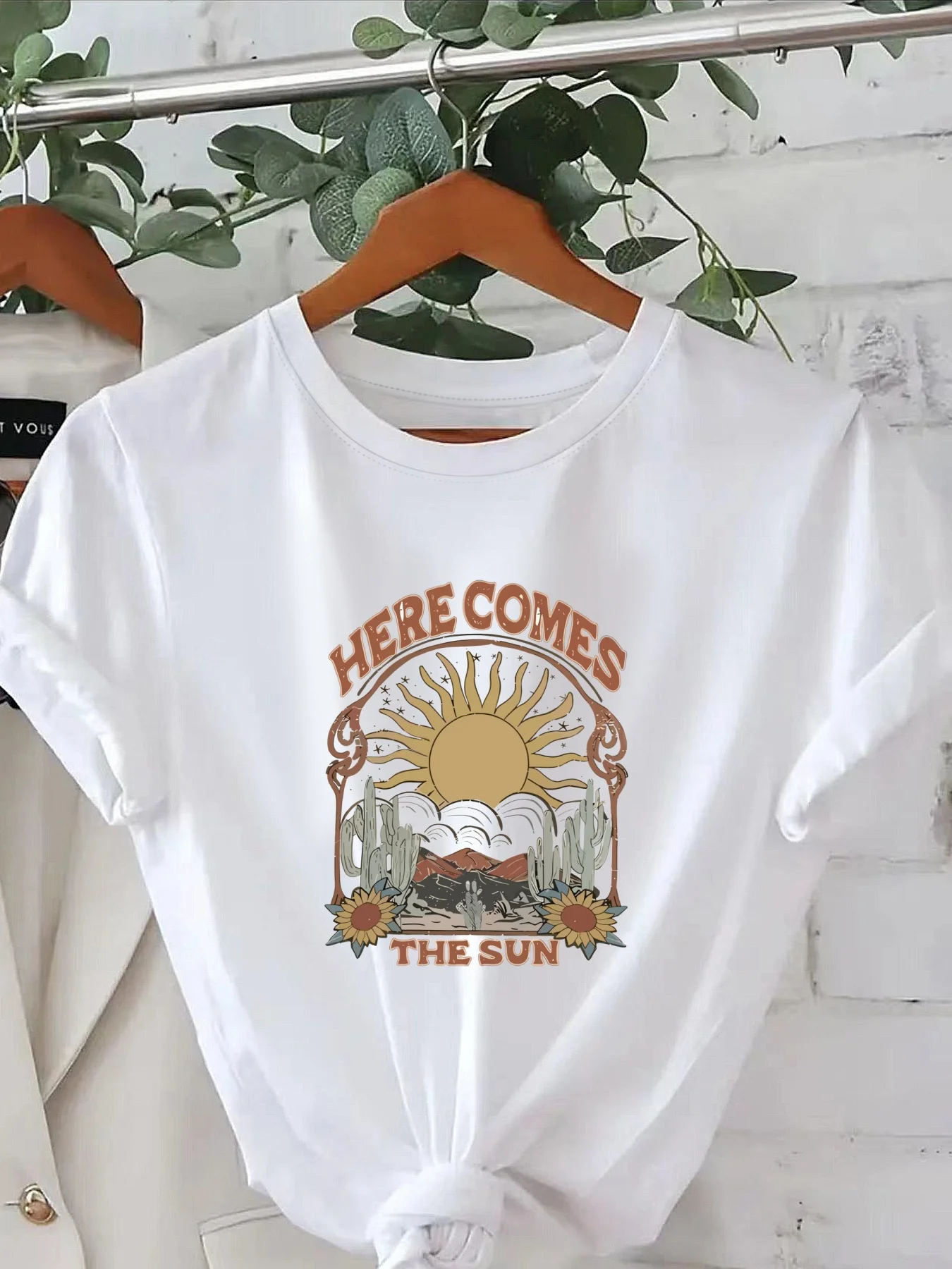 Fashionable Ladies round Neck Short Sleeve Pattern Print T-Shirt Stylish Casual Top for Women
Fashionable Ladies round Neck Short Sleeve Pattern Print T-Shirt Stylish Casual Top for Women