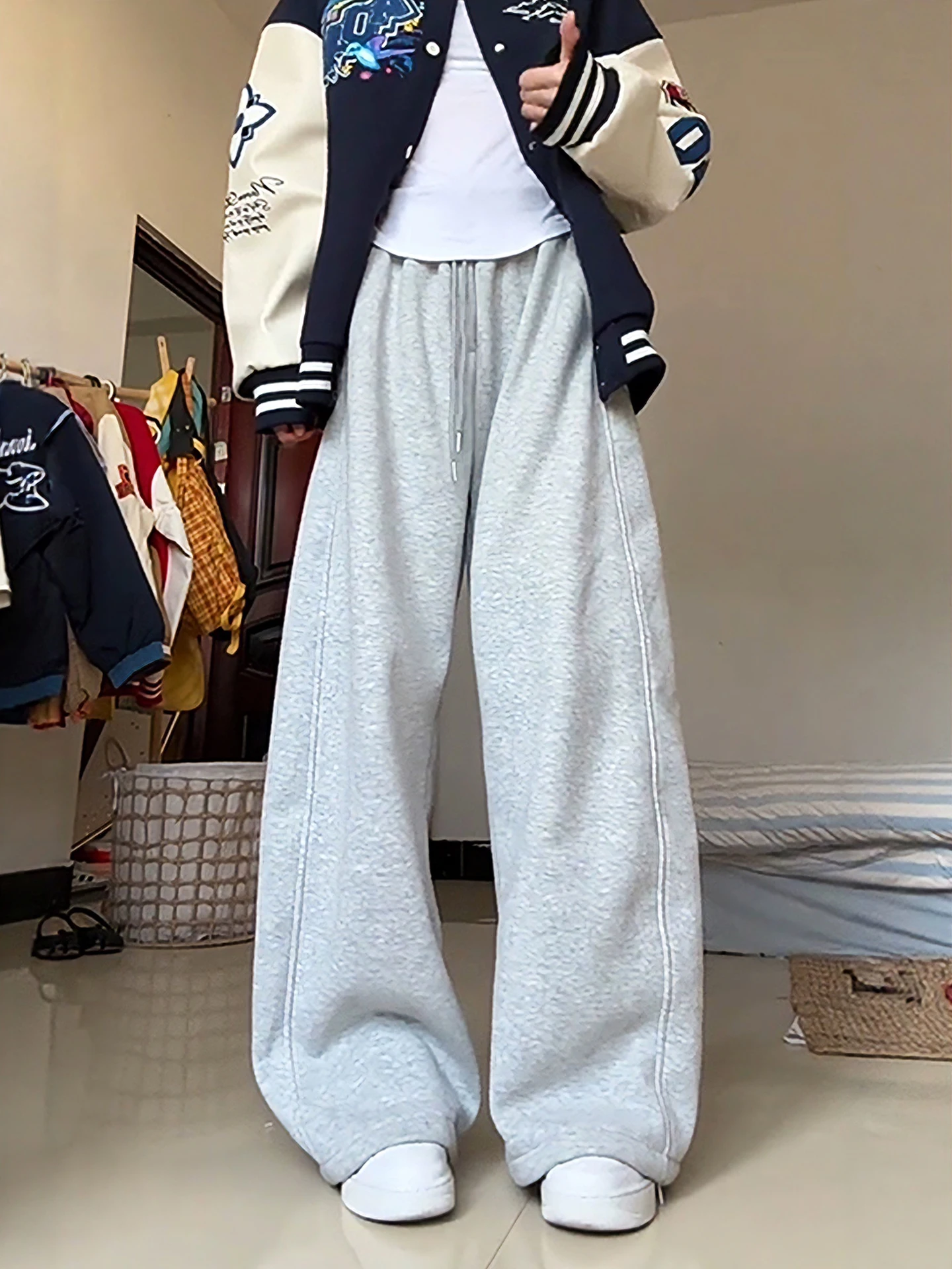 Мужские спортивные брюки свободного кроя American Sle Fce с цветочным принтом, прямые, утепленные, повседневные, из плотной ткани
Мужские спортивные брюки свободного кроя American Sle Fce с цветочным принтом, прямые, утепленные, повседневные, из плотной ткани