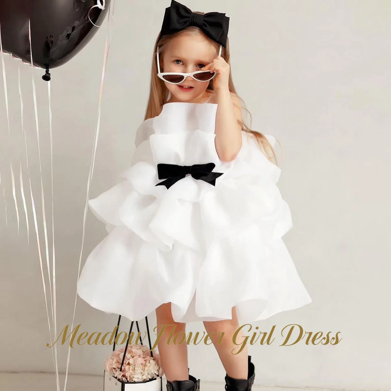 Meadow White Tulle Princess Girls Dress Round Neck Sleeveless First Communion Gown with Bow Children Birthday Wedding Dresses
Meadow White Tulle Princess Girls Dress Round Neck Sleeveless First Communion Gown with Bow Children Birthday Wedding Dresses