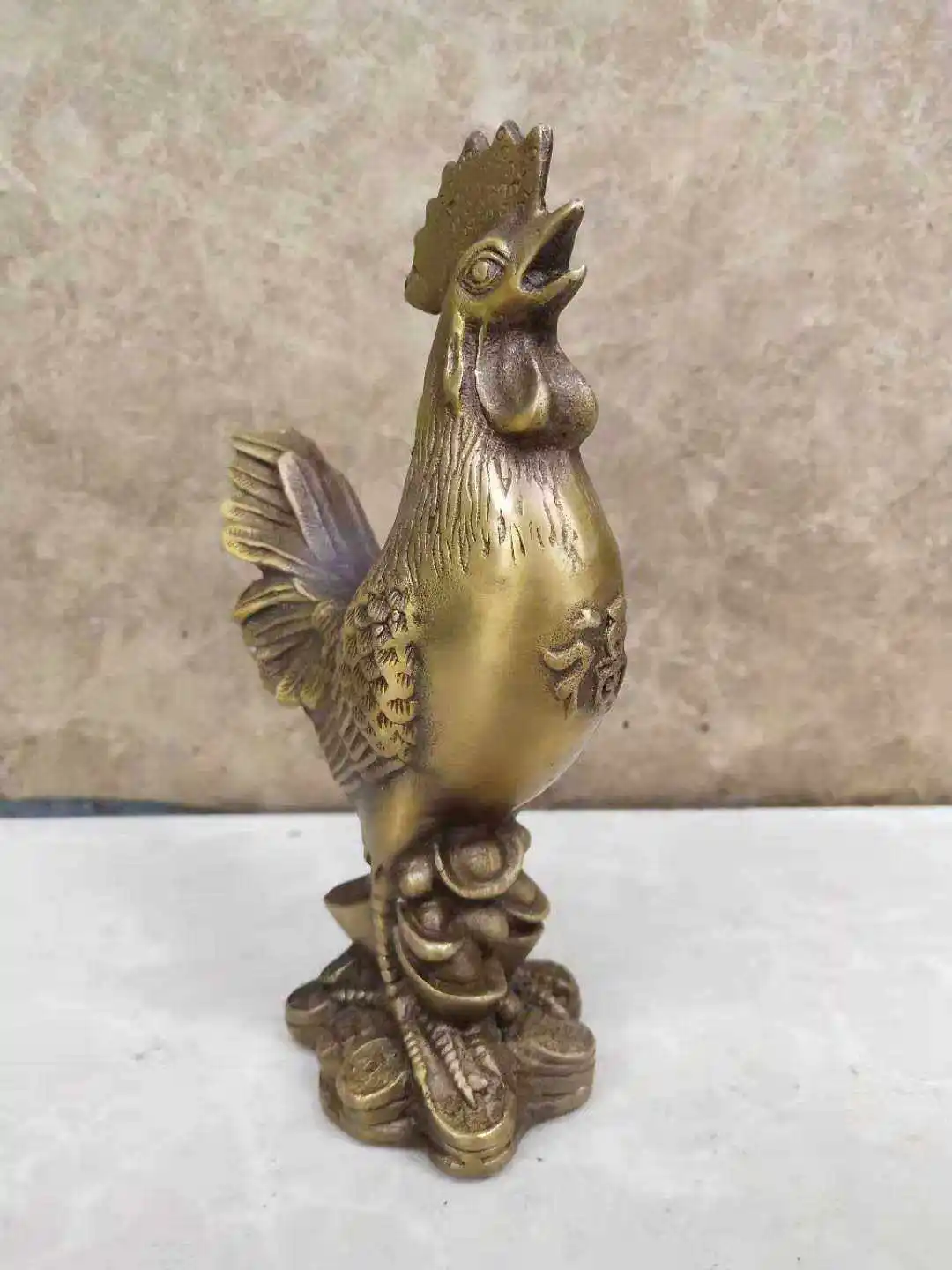 Antique copper collection twelve zodiac rooster statues home office desktop ornaments modern exquisite handicrafts
Antique copper collection twelve zodiac rooster statues home office desktop ornaments modern exquisite handicrafts