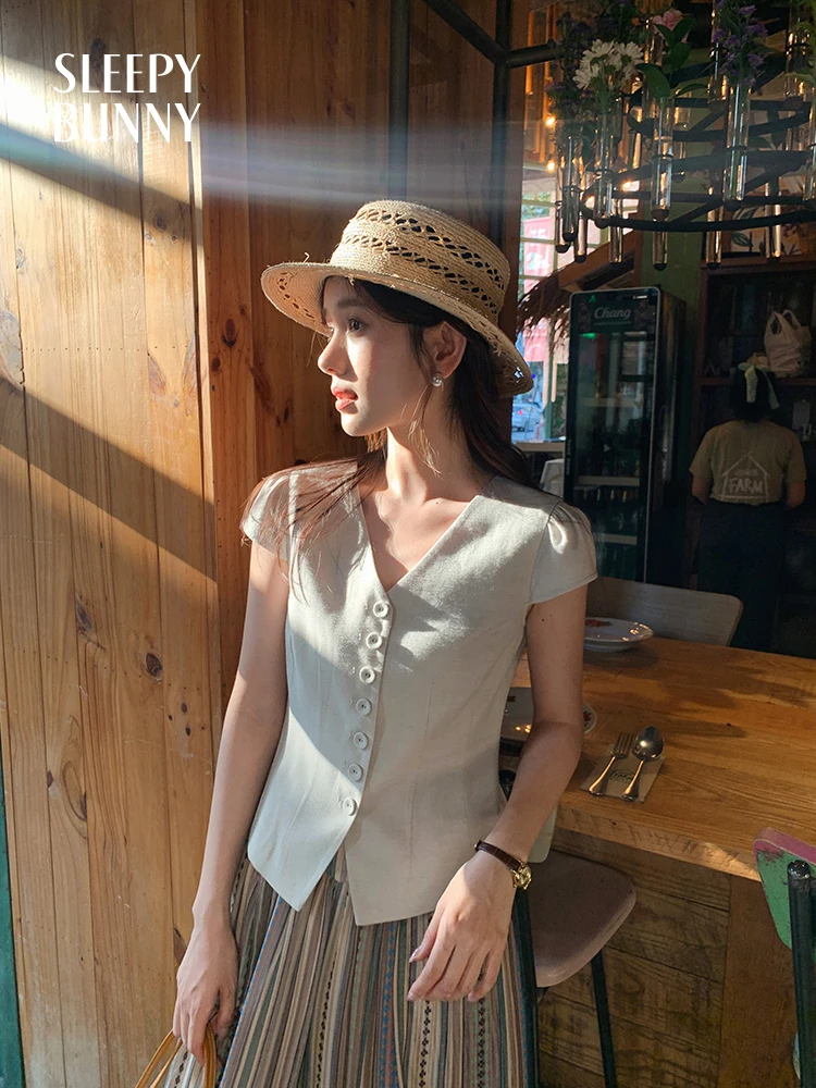 V Neck Short Sleeve Shirt Women Summer Slim Fit Button Blouse Elegant Office Casual Top Fashion Solid Color Lightweight Blouses
V Neck Short Sleeve Shirt Women Summer Slim Fit Button Blouse Elegant Office Casual Top Fashion Solid Color Lightweight Blouses