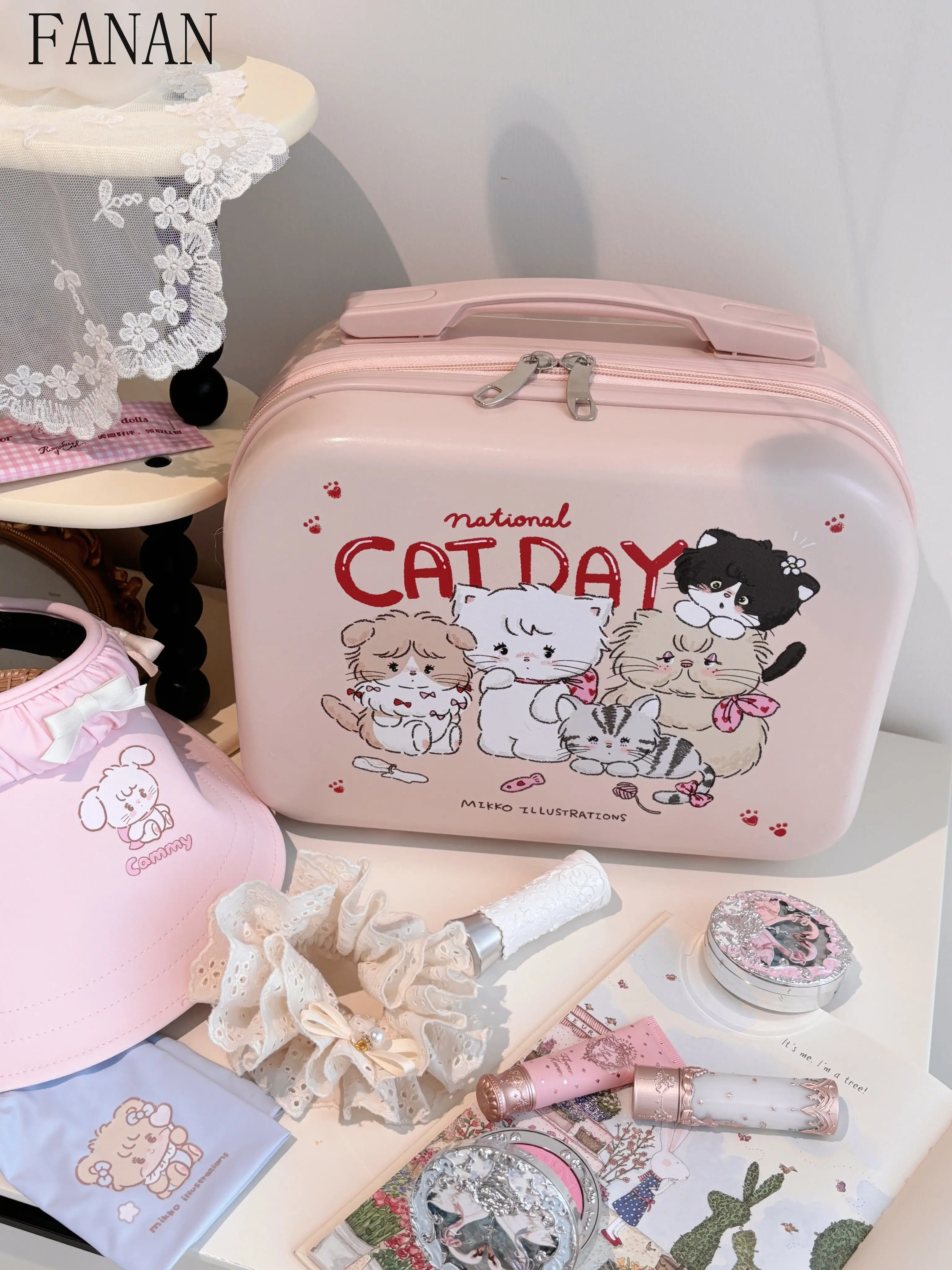 Милый чемодан, коробка для хранения, сумки для женщин, милые натуральные розовые милые чемоданы, модный маленький чемодан, новинка 2023 года
Милый чемодан, коробка для хранения, сумки для женщин, милые натуральные розовые милые чемоданы, модный маленький чемодан, новинка 2023 года