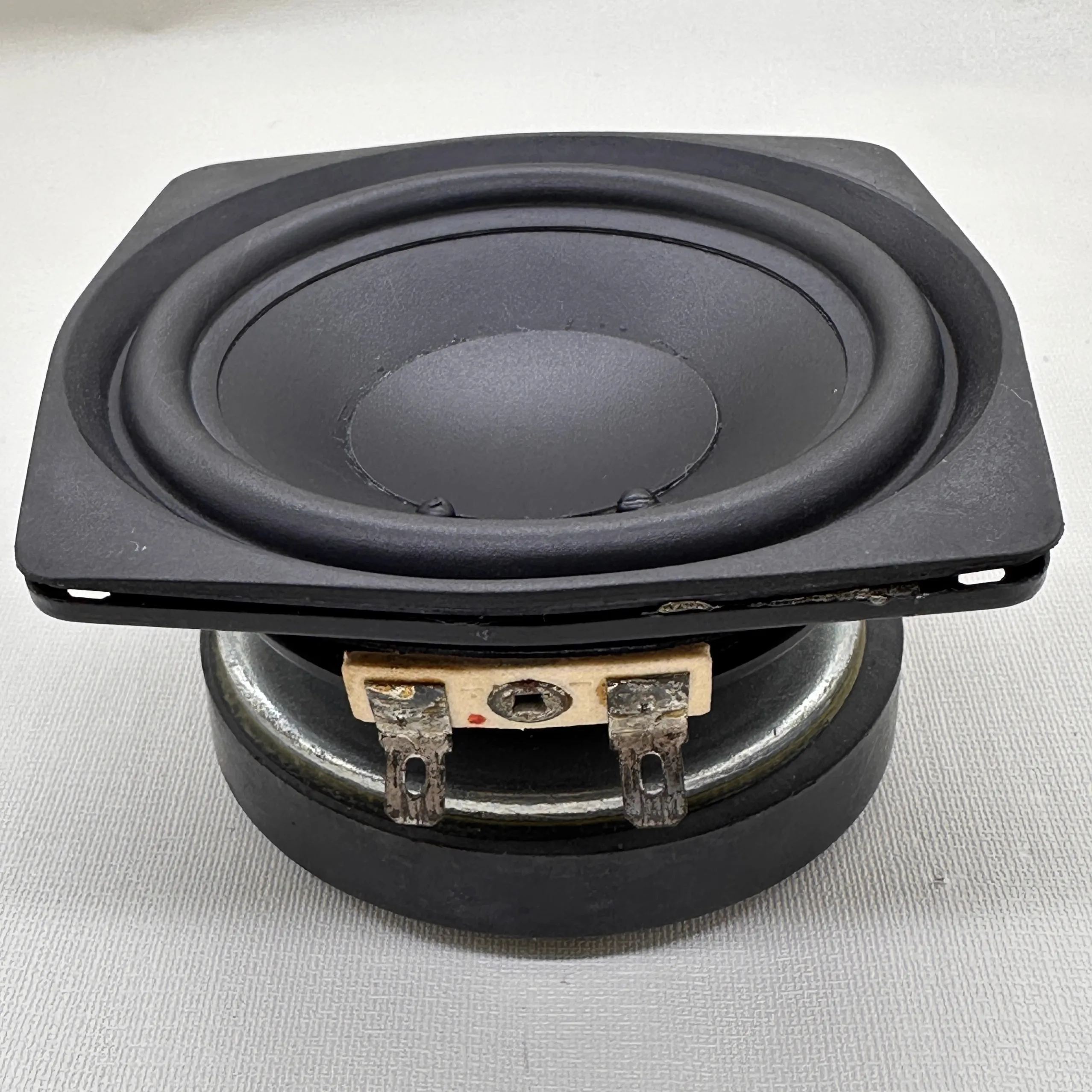 GHXAMP для динамика JBL Control 23 Mid-Bass, 3.5 дюйма (87 мм), 6 Ом, 40 Вт, с длинноходным резиновым подвесом, 1 шт.
GHXAMP для динамика JBL Control 23 Mid-Bass, 3.5 дюйма (87 мм), 6 Ом, 40 Вт, с длинноходным резиновым подвесом, 1 шт.