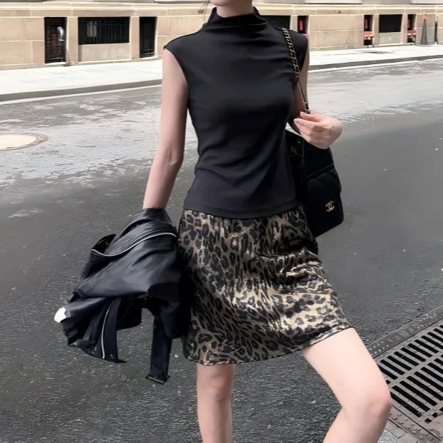Юбка с леопардовым принтом, утягивающая корейская юбка трапециевидной формы с высокой талией, женская повседневная юбка весна-лето 2025 г.
Юбка с леопардовым принтом, утягивающая корейская юбка трапециевидной формы с высокой талией, женская повседневная юбка весна-лето 2025 г.