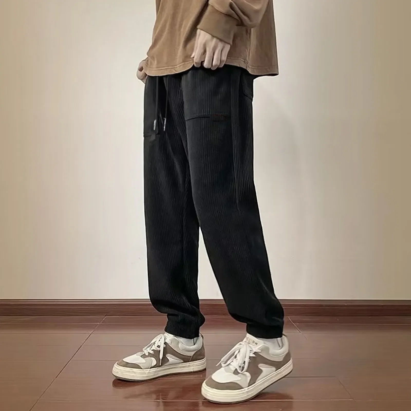 Mens Spring And Autumn Nine Points Corset High End Casual Pants Simple Fashion Big Size Oversized Trousers
Mens Spring And Autumn Nine Points Corset High End Casual Pants Simple Fashion Big Size Oversized Trousers