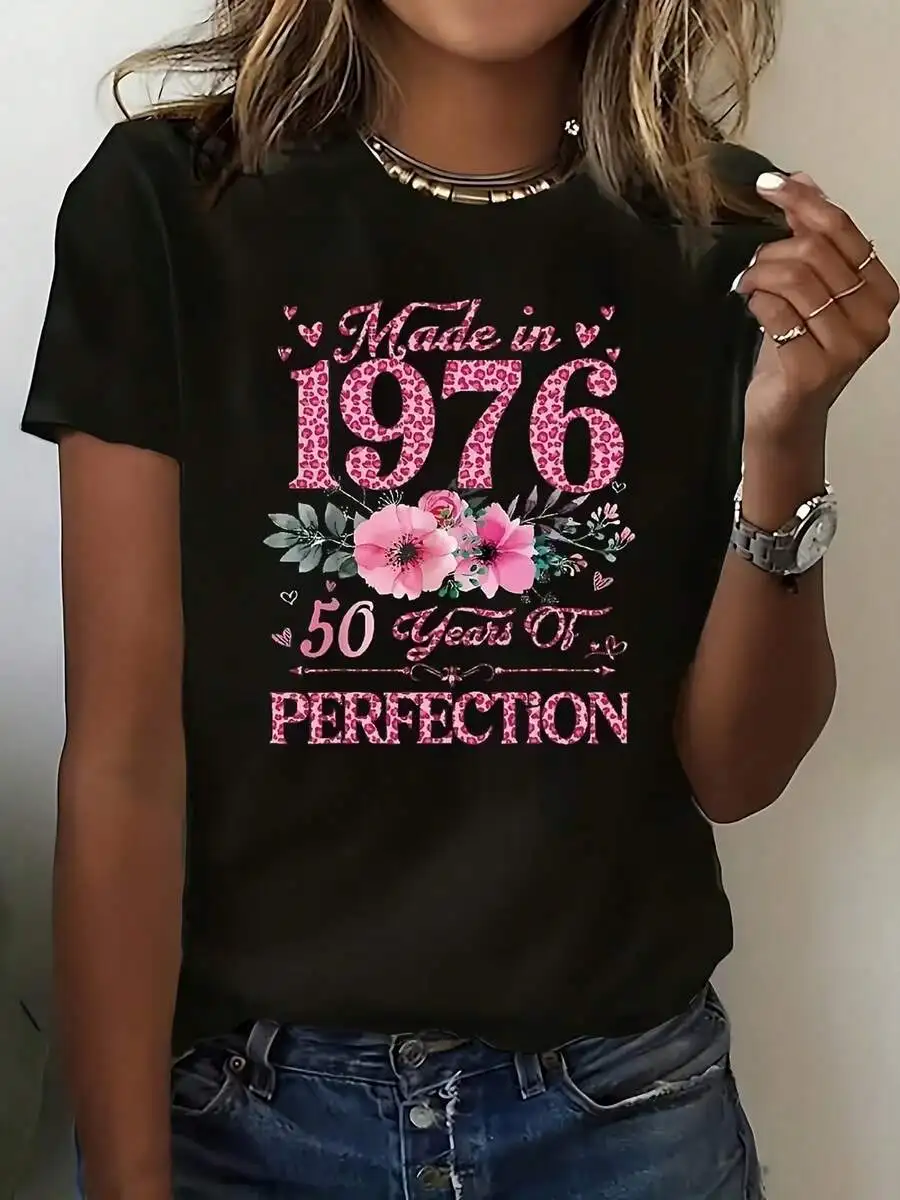 Womens Vintage Floral Graphic Tee Soft Casual Round Neck Polyester T-Shirt
Womens Vintage Floral Graphic Tee Soft Casual Round Neck Polyester T-Shirt