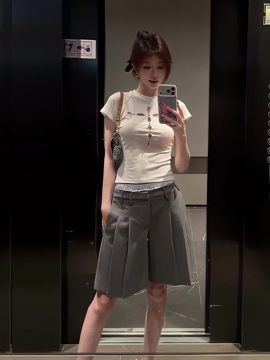 White Cross Hollow out Short T-Shirt Women's Slim Fit Summer New Color Block Pleated Shorts Set High Waist round Neck Short S...
White Cross Hollow out Short T-Shirt Women's Slim Fit Summer New Color Block Pleated Shorts Set High Waist round Neck Short S...
