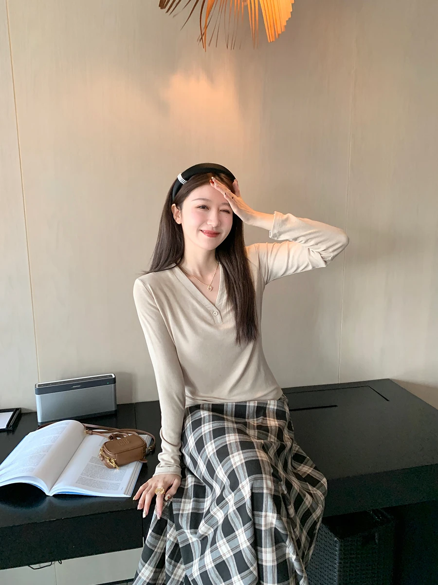 YANUOYU O-Ne Long Sve Knitted Woolen Base irt Casual Inner Wear T-irt for Women Comfortable Autumn Top V-Ne T-irt
YANUOYU O-Ne Long Sve Knitted Woolen Base irt Casual Inner Wear T-irt for Women Comfortable Autumn Top V-Ne T-irt
