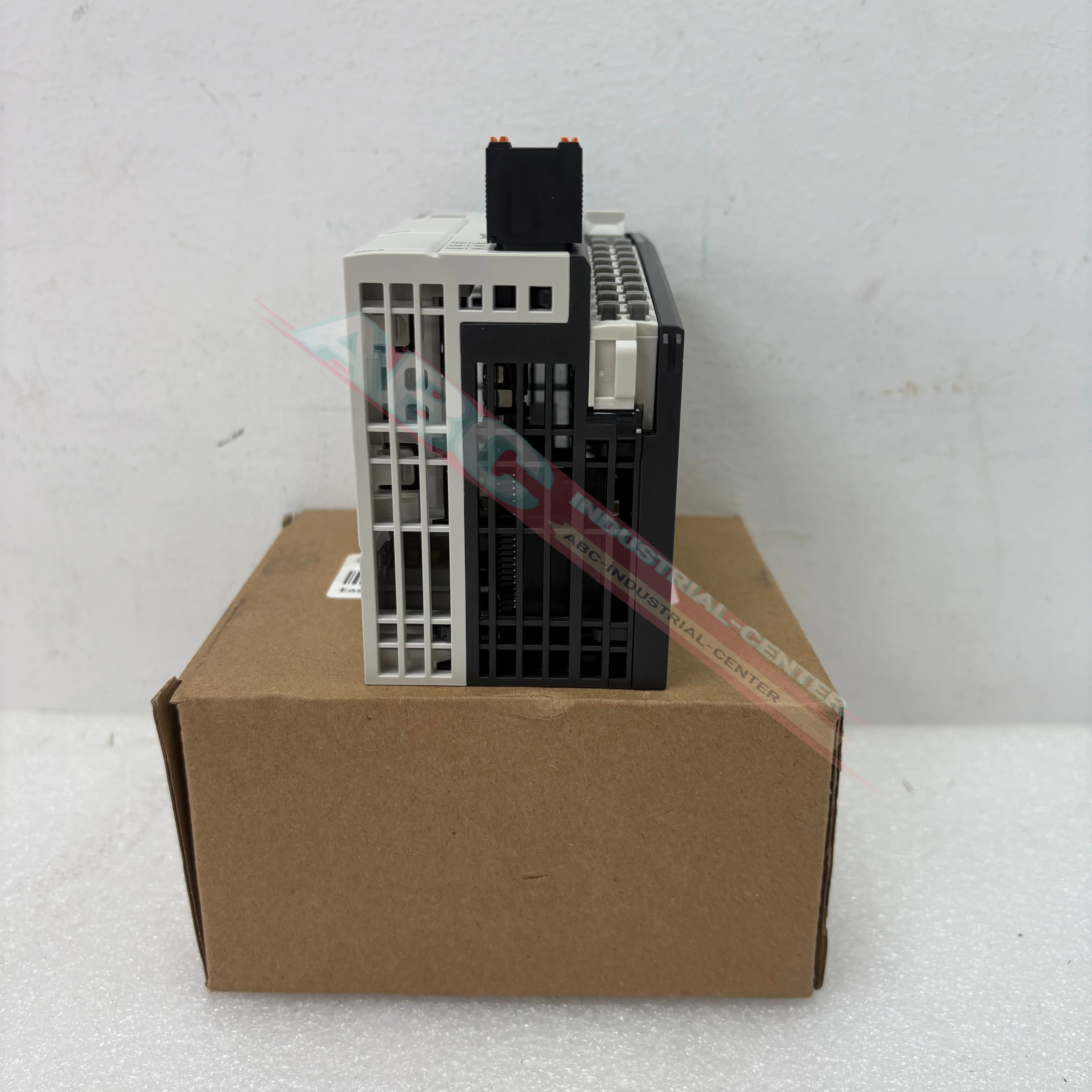Easy521-0808TN PLC Module Brand New
Easy521-0808TN PLC Module Brand New
