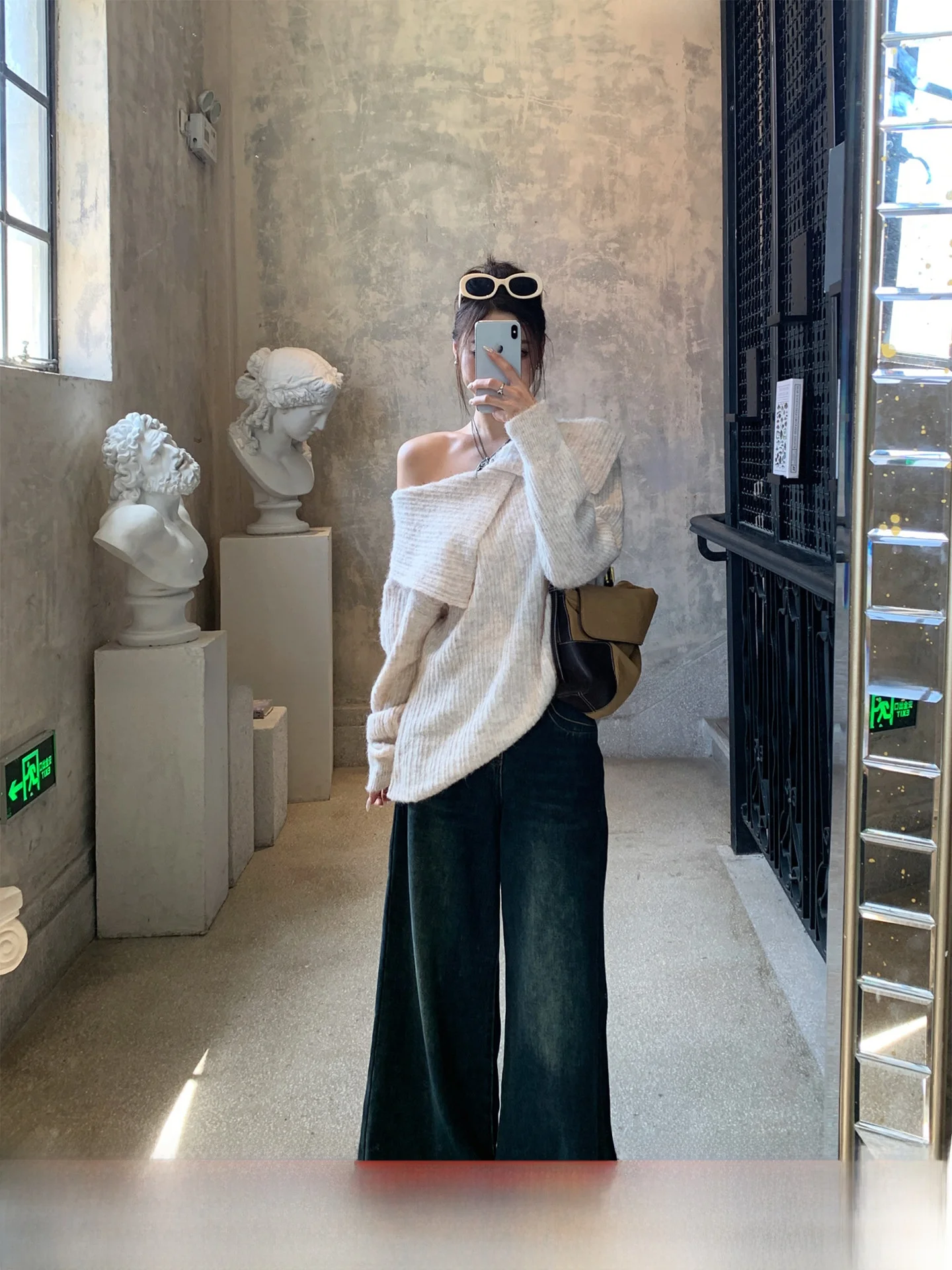 GV Lazy Aesthetic Irregular Large Collar oulder Bared Sweater Women's Loose Fit Long Sve Warm Thermal Autumn New Top
GV Lazy Aesthetic Irregular Large Collar oulder Bared Sweater Women's Loose Fit Long Sve Warm Thermal Autumn New Top