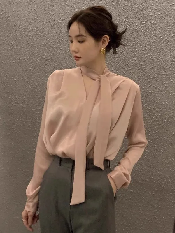 Женская блузка с V-образным вырезом, новинка ранней осени, однотонная, свободного кроя, с длинным рукавом, в французском стиле, повседневная
Женская блузка с V-образным вырезом, новинка ранней осени, однотонная, свободного кроя, с длинным рукавом, в французском стиле, повседневная