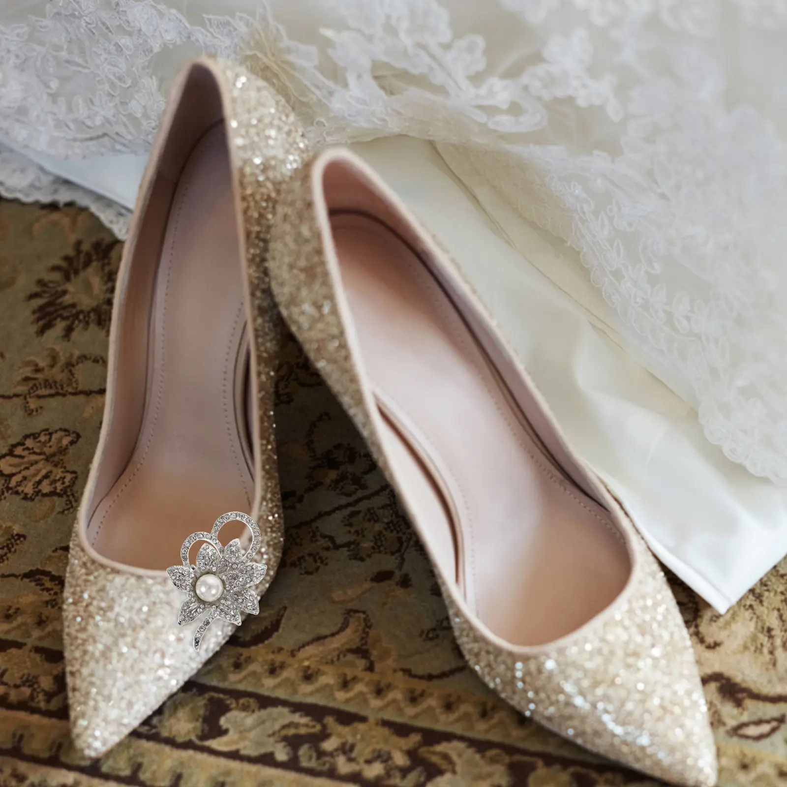 Кристальные клипсы для обуви с серебряным цветочным дизайном, искусственные жемчужные украшения для балеток, сапог, сандалий, съемные, женская мода
Кристальные клипсы для обуви с серебряным цветочным дизайном, искусственные жемчужные украшения для балеток, сапог, сандалий, съемные, женская мода