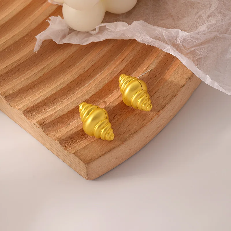925 Sterling Silver 3D Seashell Stud Earrings 18K Gold Vacation Style Hypoallergenic Elegant Fashion Jewelry for Women & Girls
925 Sterling Silver 3D Seashell Stud Earrings 18K Gold Vacation Style Hypoallergenic Elegant Fashion Jewelry for Women & Girls