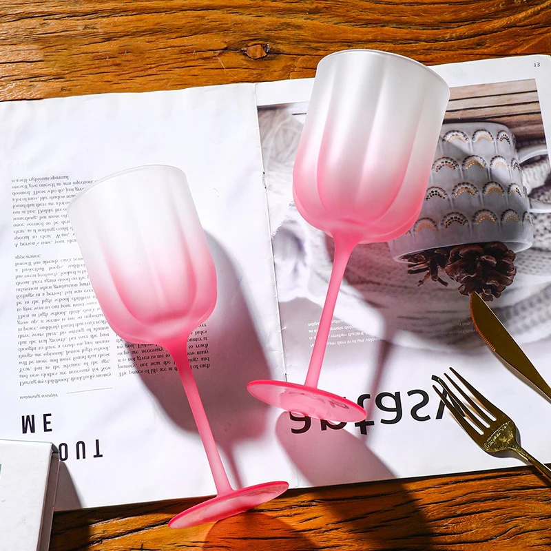 Многоцветный бутон цветка, чашка для мороженого, красное вино, бордовый стеклянный бокал, стеклянный матовый градиентный зеленый бокал
Многоцветный бутон цветка, чашка для мороженого, красное вино, бордовый стеклянный бокал, стеклянный матовый градиентный зеленый бокал