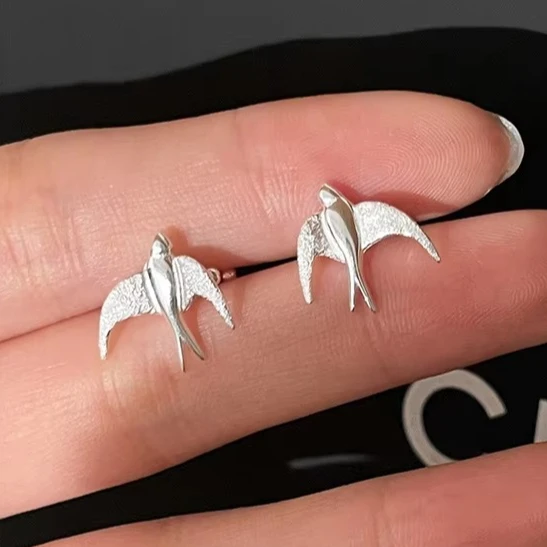 PONYKISS 925 Sterling Silver Mini Cute Flying Swallows Clip Earrings for Women Animal Fine Jewelry Minimalist Accessories
PONYKISS 925 Sterling Silver Mini Cute Flying Swallows Clip Earrings for Women Animal Fine Jewelry Minimalist Accessories