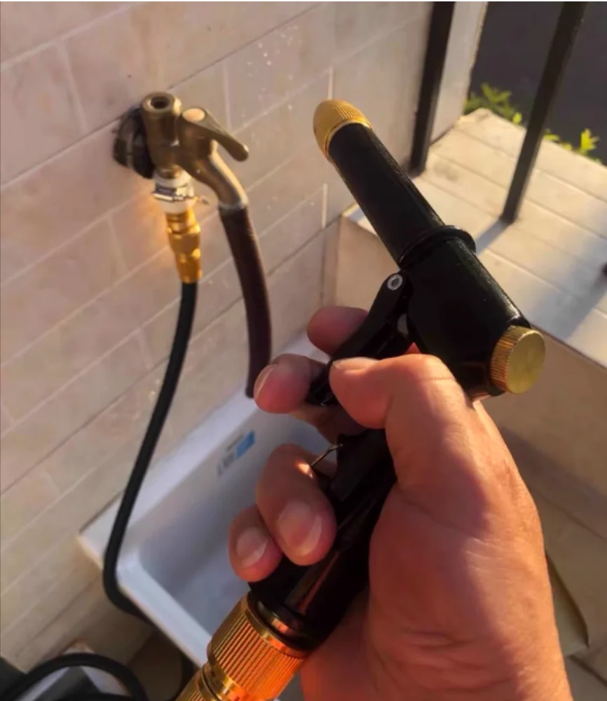 Watering nozzle, watering artifact, seedling sprinkler, water gun, vegetable watering, garden greening sprinkler
Watering nozzle, watering artifact, seedling sprinkler, water gun, vegetable watering, garden greening sprinkler