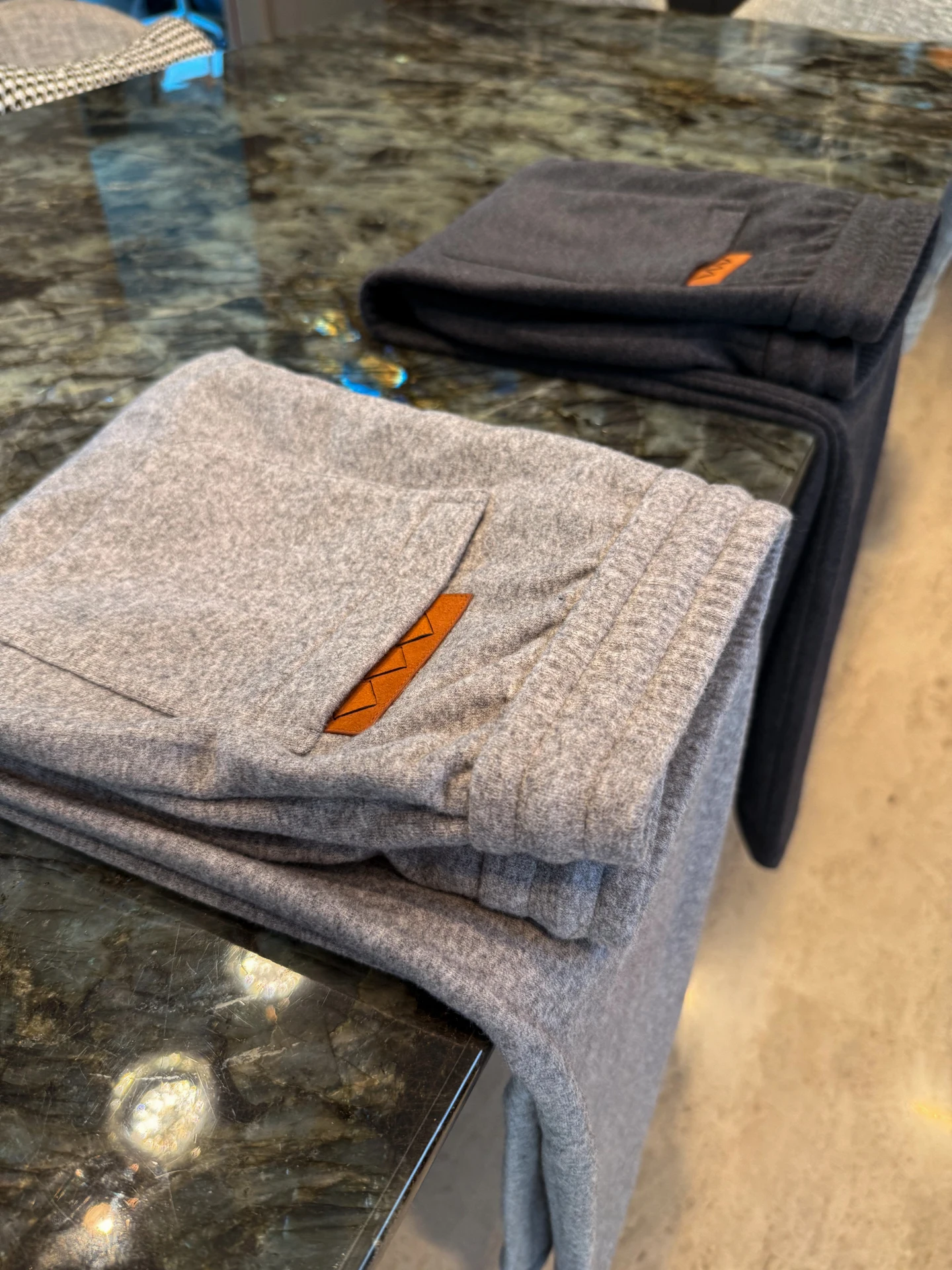 Удобные мужские брюки прямого кроя из смесовой шерсти, мягкие на ощупь, для осени и зимы, из полиэстера, акрила, вискозы, нейлона
Удобные мужские брюки прямого кроя из смесовой шерсти, мягкие на ощупь, для осени и зимы, из полиэстера, акрила, вискозы, нейлона