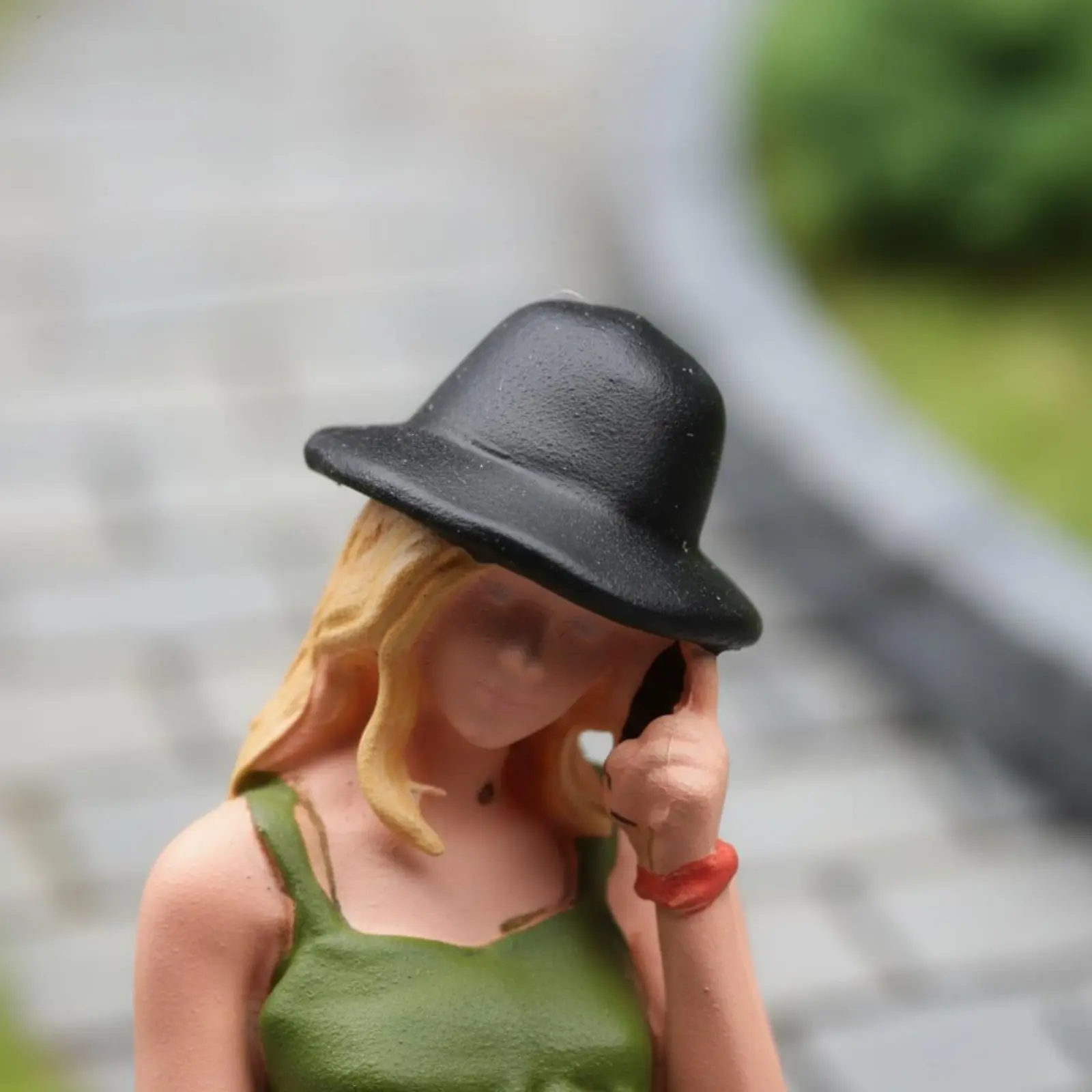 1:64 Scale Female Figurine Realistic Intricacy Capped Girl Miniature Resin Miniature Scene Person Highly Detailed Tiny People
1:64 Scale Female Figurine Realistic Intricacy Capped Girl Miniature Resin Miniature Scene Person Highly Detailed Tiny People